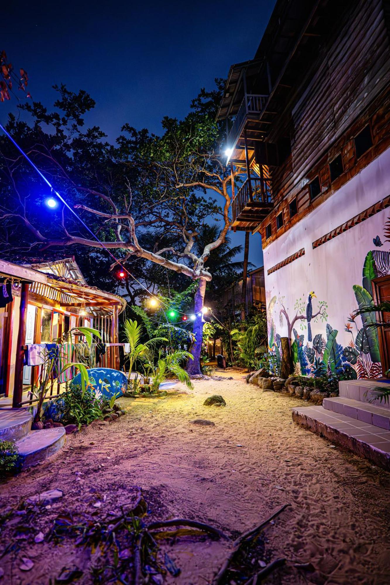 Easy Tiger - M'Pai Bay Beach, Ронгсанлем Экстерьер фото